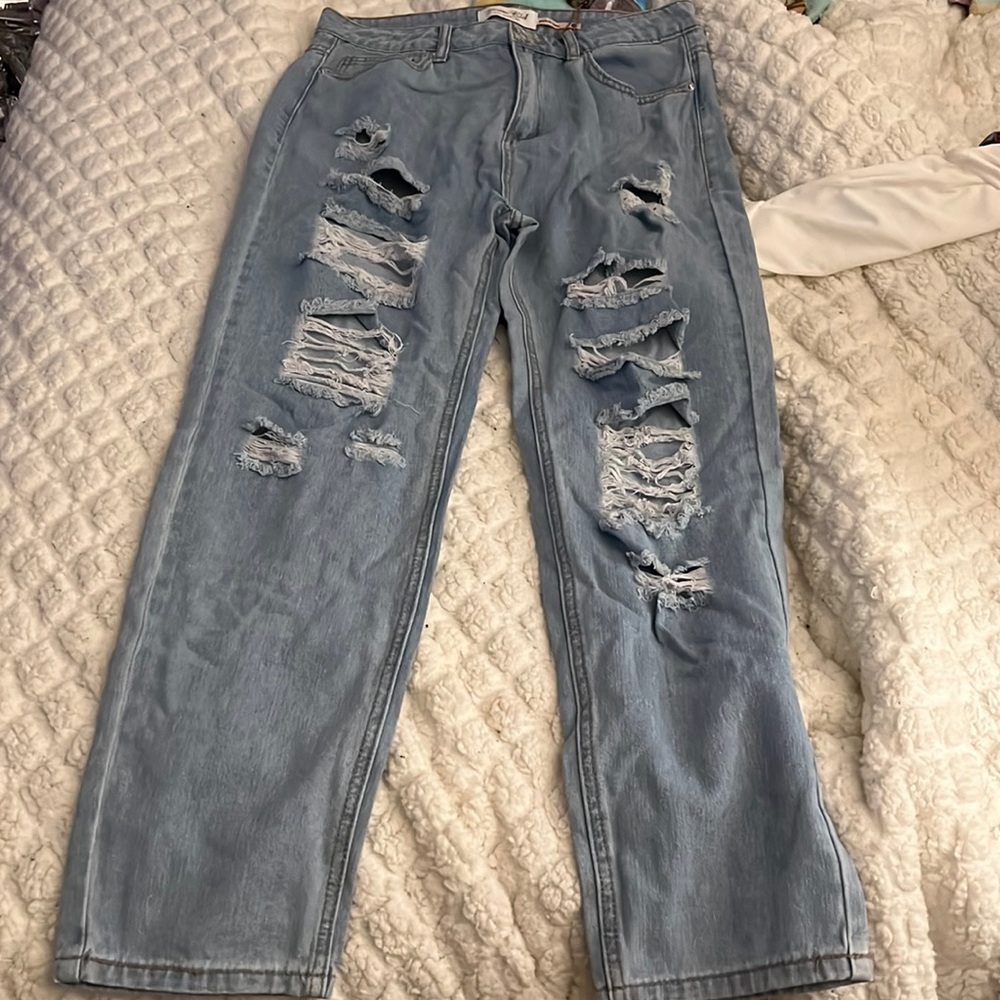 super cute ripped jeans